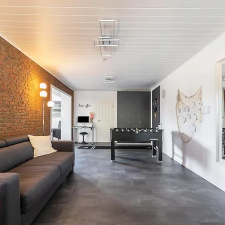 Freiraum Mit Grosser Terrasse